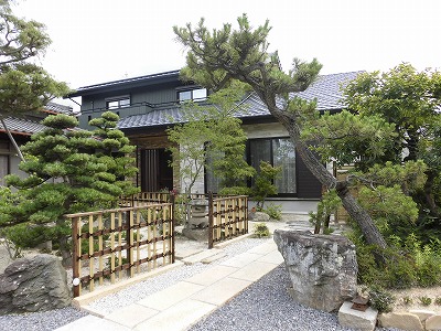 太陽光発電装備の新築住宅&造園工事(エクステリア含む)
